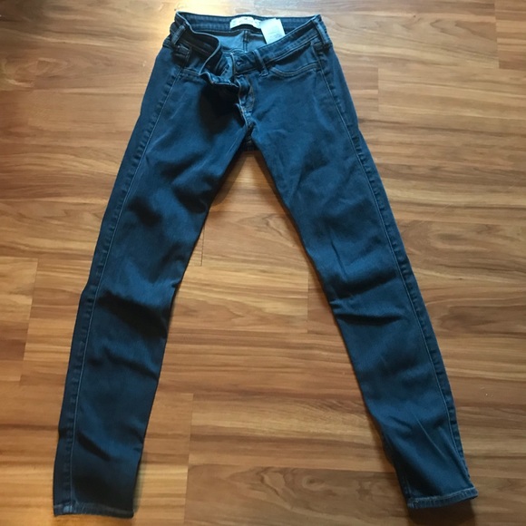 HOLLISTER BLUE JEANS - Picture 1 of 3